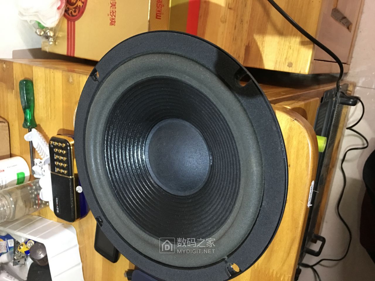 拆自己家的jbl4208音箱,不知道真假!哪位知道分辨的请