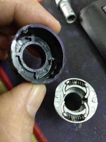 拆解一个假得利棘轮螺丝刀