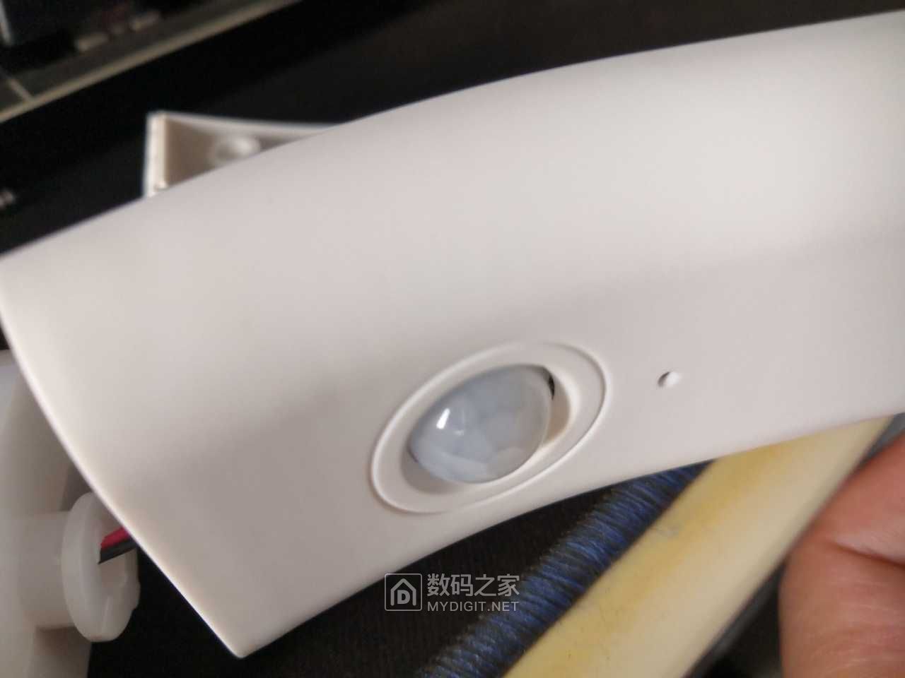 拆解缔美珂htm003lr创意移动小夜灯,用的18650电池
