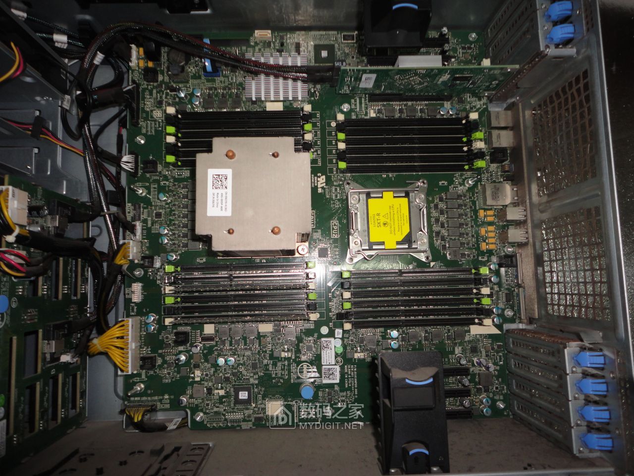 拆解一台戴尔 poweredge t620 服务器 - 拆机乐园 数码之家