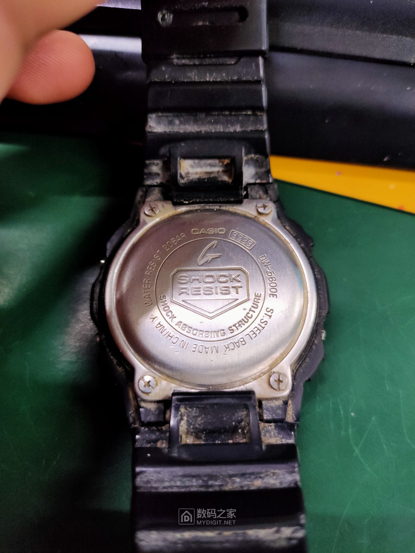 清理一个老卡西欧g-shock系列dw-5600e