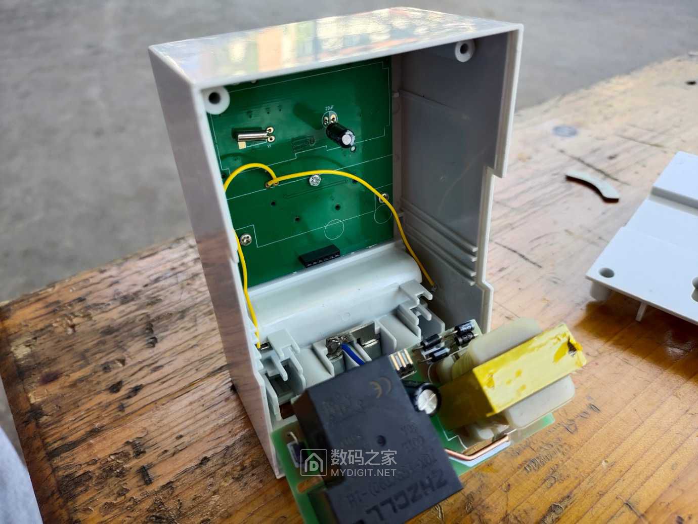 拆个外形和德力西kg316t一样的上海旭光时控开关