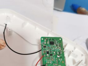 鸠占鹊巢，看我简单粗暴的改vavofo台灯加无线充电