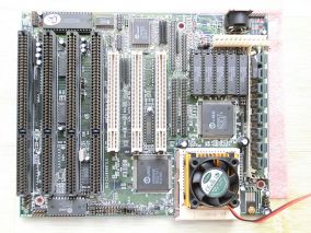 一块Socket3 CPU插座的主板（SYL8884PCI-EIO）