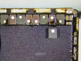 iPhone 13用着用着突然死机不开机-一颗电感脱落引起(摔后通病之一)的维修