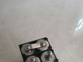 铅酸电瓶老化，给雅马哈小踏板更换为磷酸铁锂电池