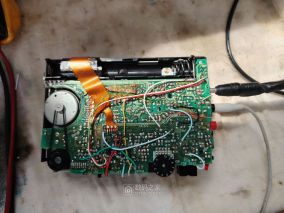 AIWA  HS-J170，播放时有嗡.....底噪。