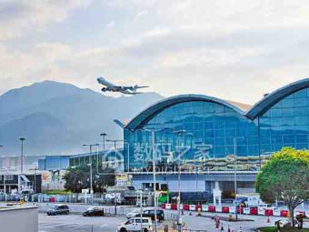 香港机场新规！即日起飞每人限带俩充电宝，飞行中严禁充电，国泰已执行