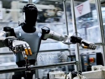 小米机器人进厂拧螺母！90%成功率背后，是47亿参数大脑在打工