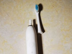 拆个进水了的电动牙刷