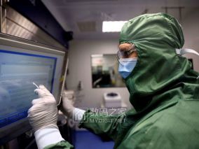 Arm CEO语出惊人：AI在我们这代人手上就能攻克癌症，DNA建模人类没戏