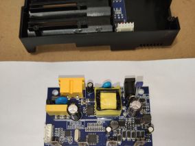 NITECORE奈特科尔i4智能充电器（老款）拆解 质量还行 ……