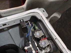 海尔统帅滚筒洗衣机FR错误维修，买了水位传感器没用上，修过好几次了。