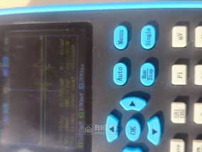 示波器为什么只接地线就有波形