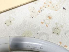 阳台吸顶灯坏了，拆开修理失败。有老铁可以传授技艺来修复吗？