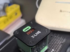 二手X-LIVE小巧双口充电器拆机