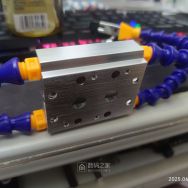 出个万向节4爪夹具