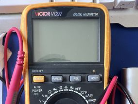 拆一個數字萬用表Victor VC97