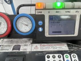 宝马冷媒加注过量导致保护无空调
