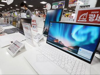 AI热潮把存储芯片买爆了！SK海力士狂涨50%，但老大还是它