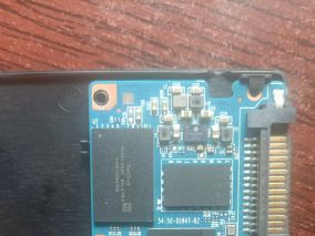 西数WD 1TB SSD拆机（WDS100T2G0A）有时会卡顿