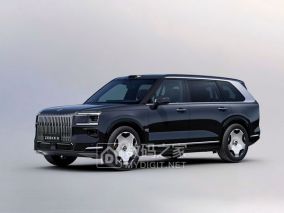 国产豪华SUV新王登场！极氪9X：885马力+9.5分钟快充，正面硬刚揽胜