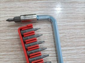 原装那套拆自行车的，我自己杂交一套拆小刀小电器的
