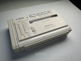 蹲守了4年多，终于淘到心仪已久的磁带随身听AIWA HS-PX20白色版