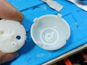 拆一个五块多的逗猫球