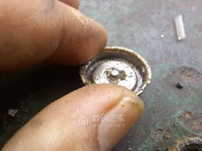 给粉丝的菲利普FT668剃须刀更换电池