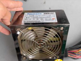 用了10来年的航嘉额定400w电源，有啸叫声