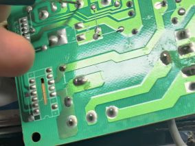 海尔小状元1.5P定频空调故障
