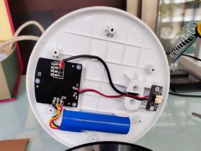 小米yeelight充电台灯Z1 Pro更换电池