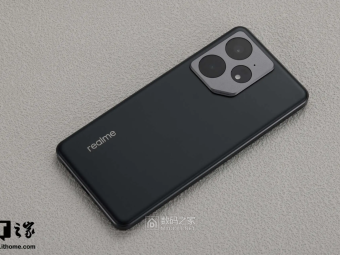 消息称realme真我Neo 8或搭载1.5K 165Hz三星大直屏