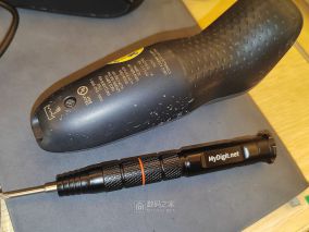 小山拆解：新鲜出炉，拆没电的飞利浦NORELCO S5000电动剃须刀，直接怼就完事