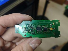 拆解博朗5774电动剃须刀