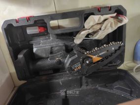 4元买的4寸红松锂电锯炸了