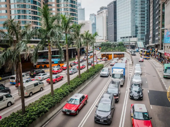 “粤车南下”香港政策正式公布 广东4城私家车可直接开进香港市区