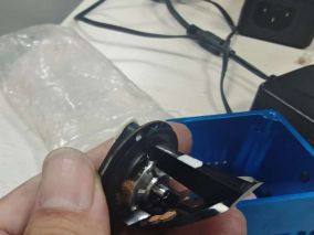 拆一个产线安全防护的工业传感器