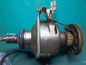 楔形固定块：2004年的波轮洗衣机换离合器，设计有亮点