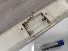 屏幕断码的手提称+漏液小米体重秤+卡哇伊手持风扇