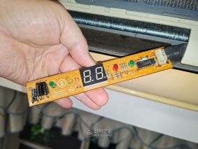 用了20年的志高空调开不了机了,拆开看看