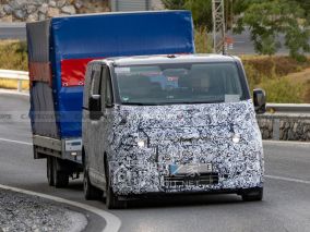 谁说韩系不敢碰商用纯电？起亚PV7以17英尺之姿硬刚福特全顺、大众Transporter