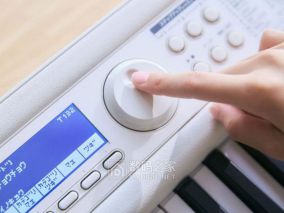 卡西欧不造手表改造"读脑"电子琴？LK-550带着东京大学的招牌杀进来了
