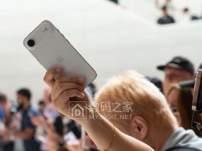 苹果iPhone Air国内发售突遭“卡壳”：eSIM这道关，苹果也没想到这么难闯