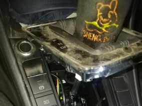 给我的宝儿。。。。。。来。。。。。加个CarPlay