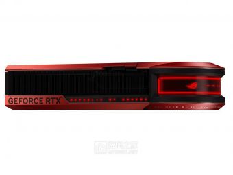 ​​华硕推出30周年限量版RTX 5090显卡：红黑四风扇设计，全球仅1000块​