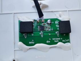 咸鱼30包邮淘了二个坏的欧普护眼灯拆机维修