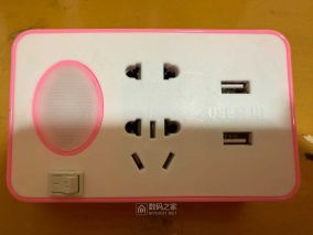 拆一个无品牌双孔USB排插