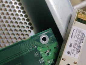 拆一个不知名的设备配件